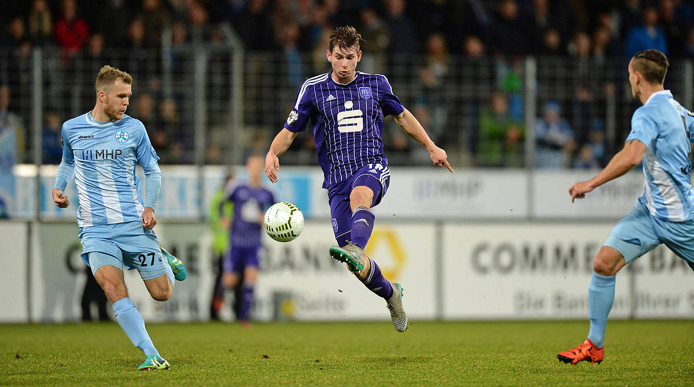 Fehlt Osnabrück verletzungsbedingt: Marcel Kandziora (M.) © 2015 Getty Images