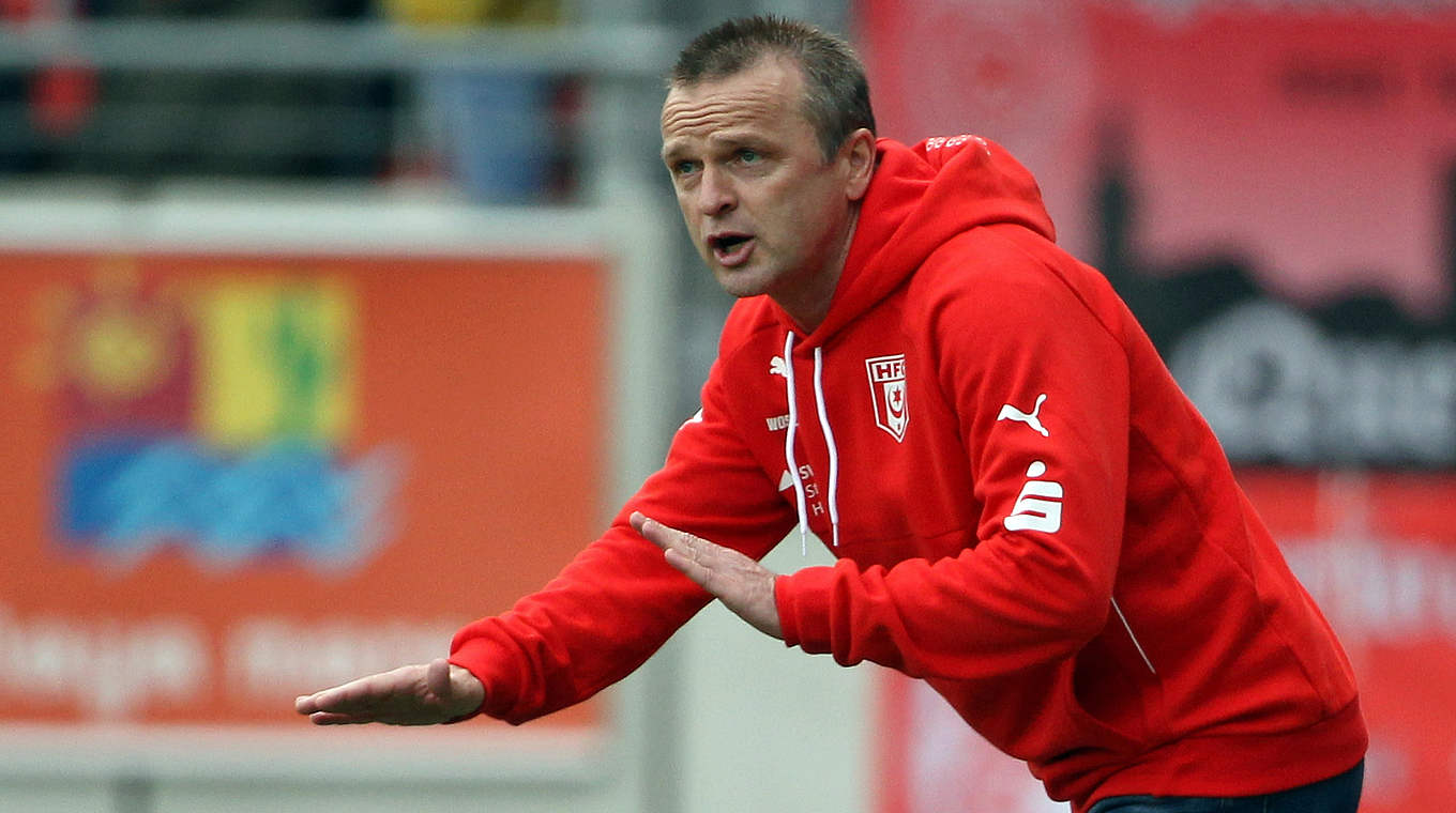 Wechselt von der Linie ins Büro: Stefan Böger wird Sportdirekor in Halle © 2016 Getty Images