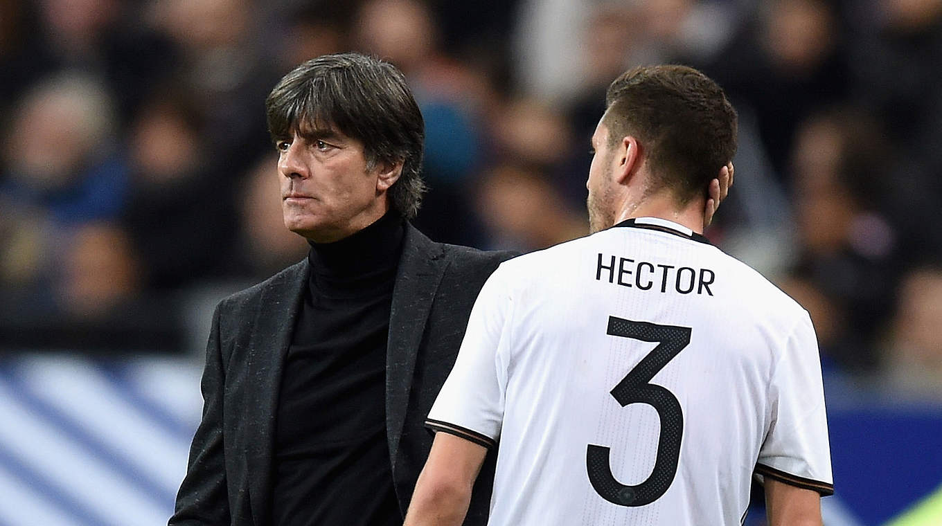 2015 in jedem Länderspiel über 90 Minuten: Hector (r.) und Löw (l.) © 2015 Getty Images