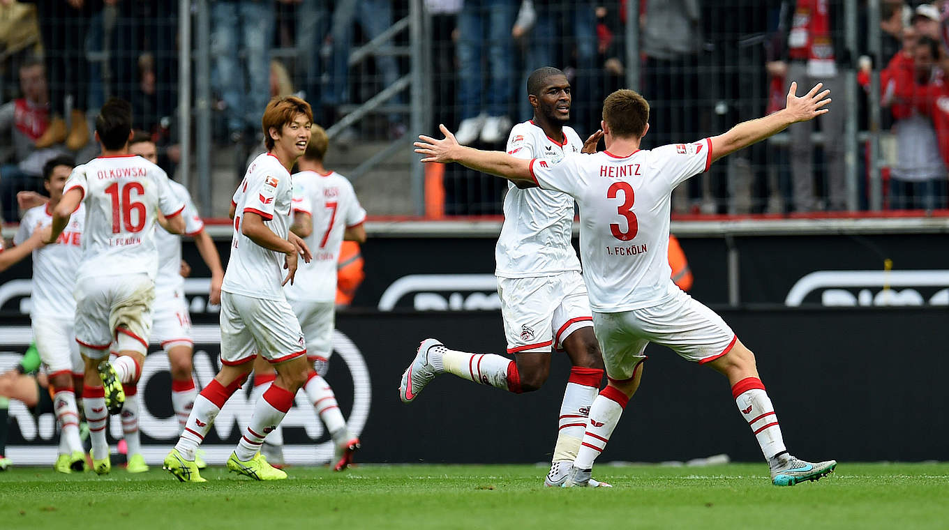 Großer FC-Jubel: Modeste (2.v.r.) führt Köln im Hinspiel gegen Gladbach zum 1:0 © 2015 Getty Images