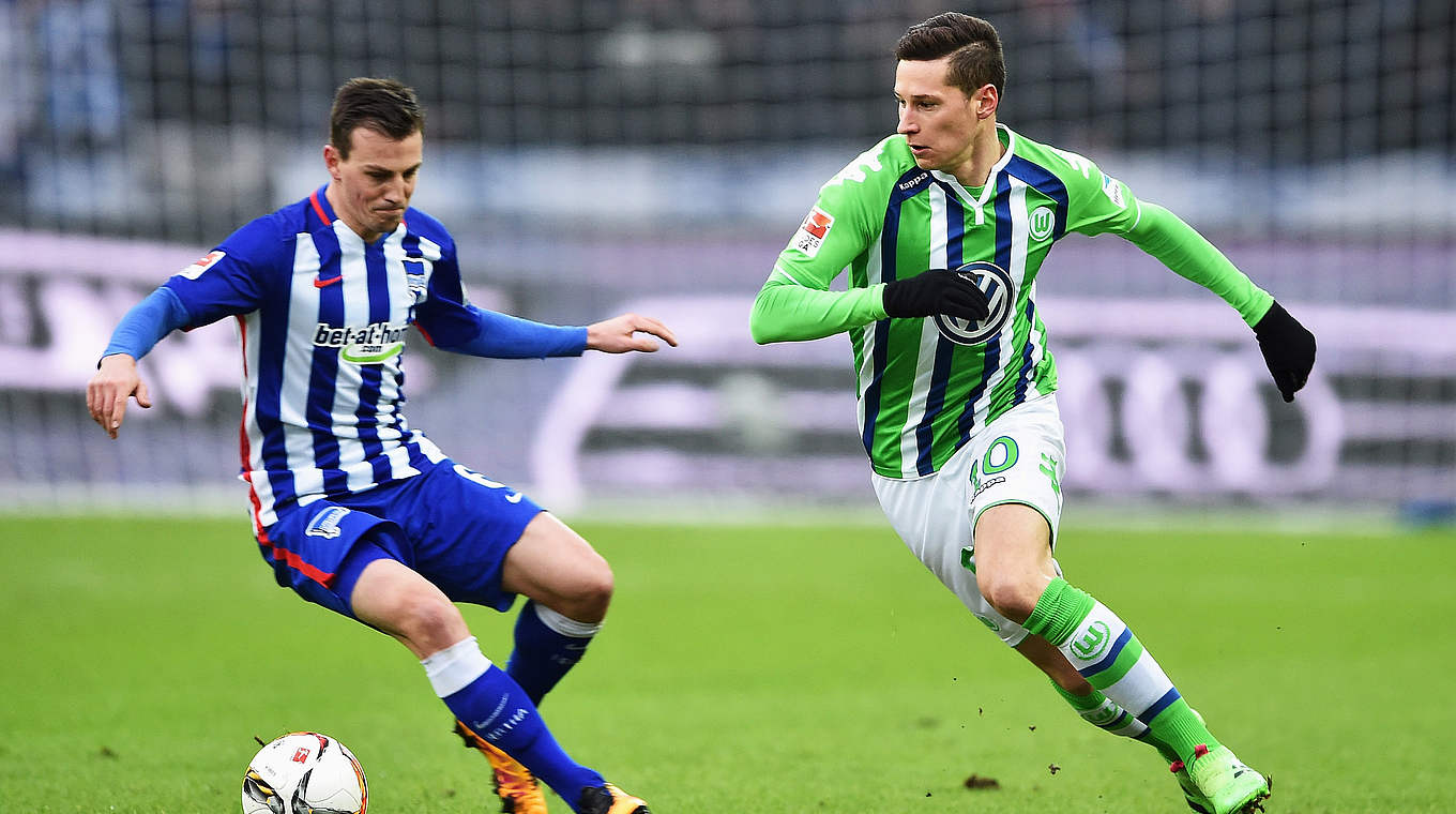 Hertha BSC and VfL Wolfsburg shared a point in the 1-1 draw in Berlin.  © 2016 Getty Images