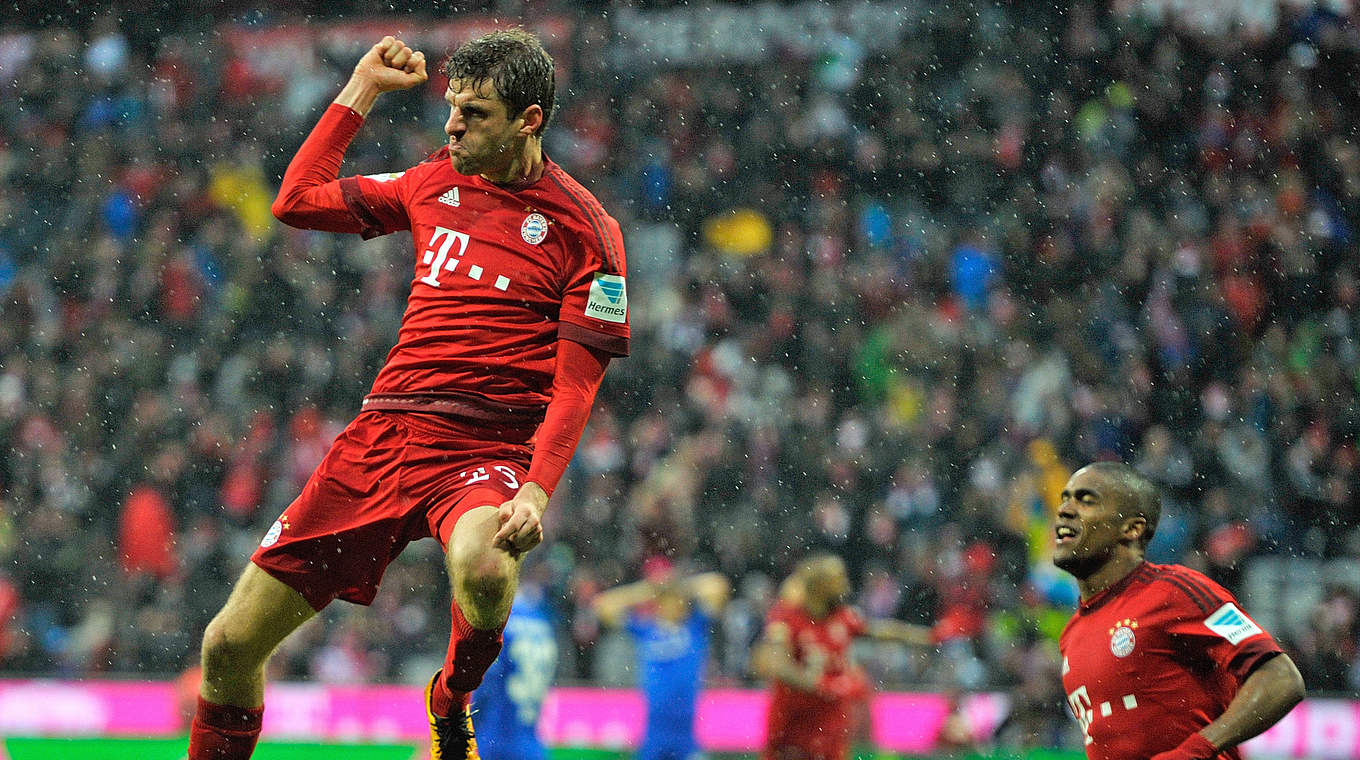 Mit nun mehr Treffern als Uli Hoeneß im Trikot der Bayern: Weltmeister Thomas Müller (l.) © 2016 Getty Images