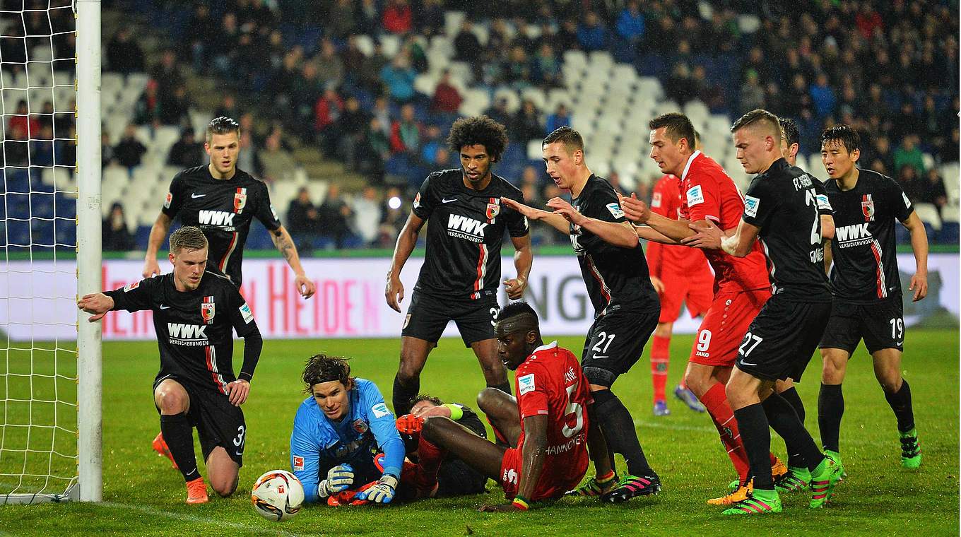 Augsburg keep their lead against Hannover intact to secure 1-0 win © 2016 Getty Images