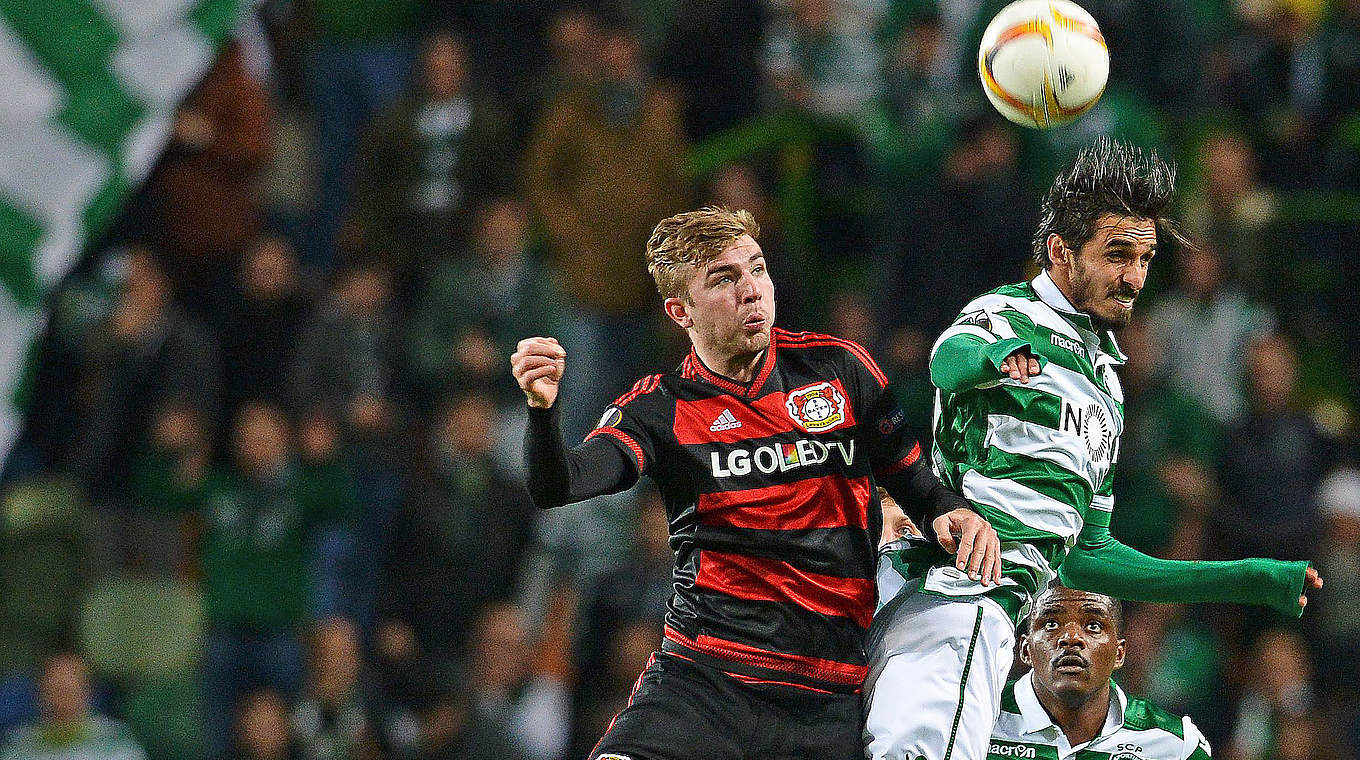 Kramer challenges for the ball during the first leg against Sporting Lisbon © AFP/Getty Images