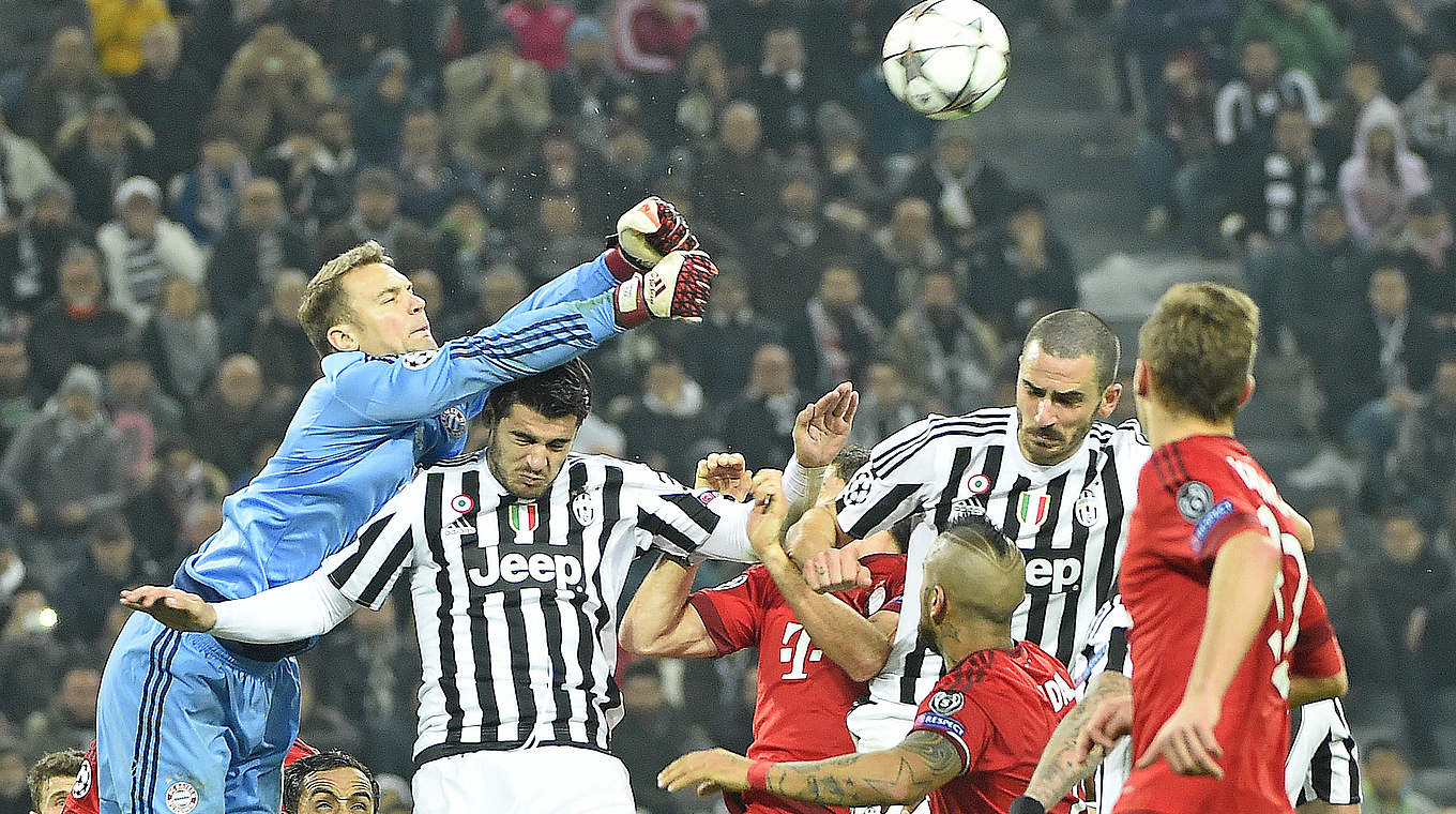 Neuer (l.) über das 2:2 der Bayern bei Juve: "Es ist ja kein katastrophales Ergebnis" © OLIVIER MORIN/AFP/Getty Images