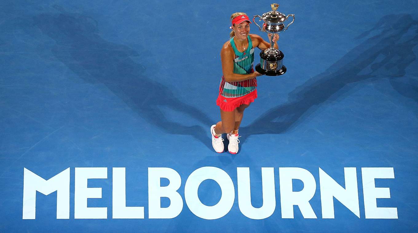 Obenauf in Down under: Angelique Kerber nach dem Finale in Melbourne © Getty Images