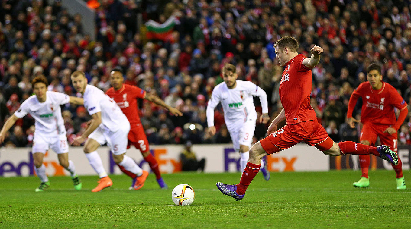 Die frühe Führung vom Elfmeterpunkt: James Milner (2.v.r.) trifft für Liverpool © 2016 Getty Images