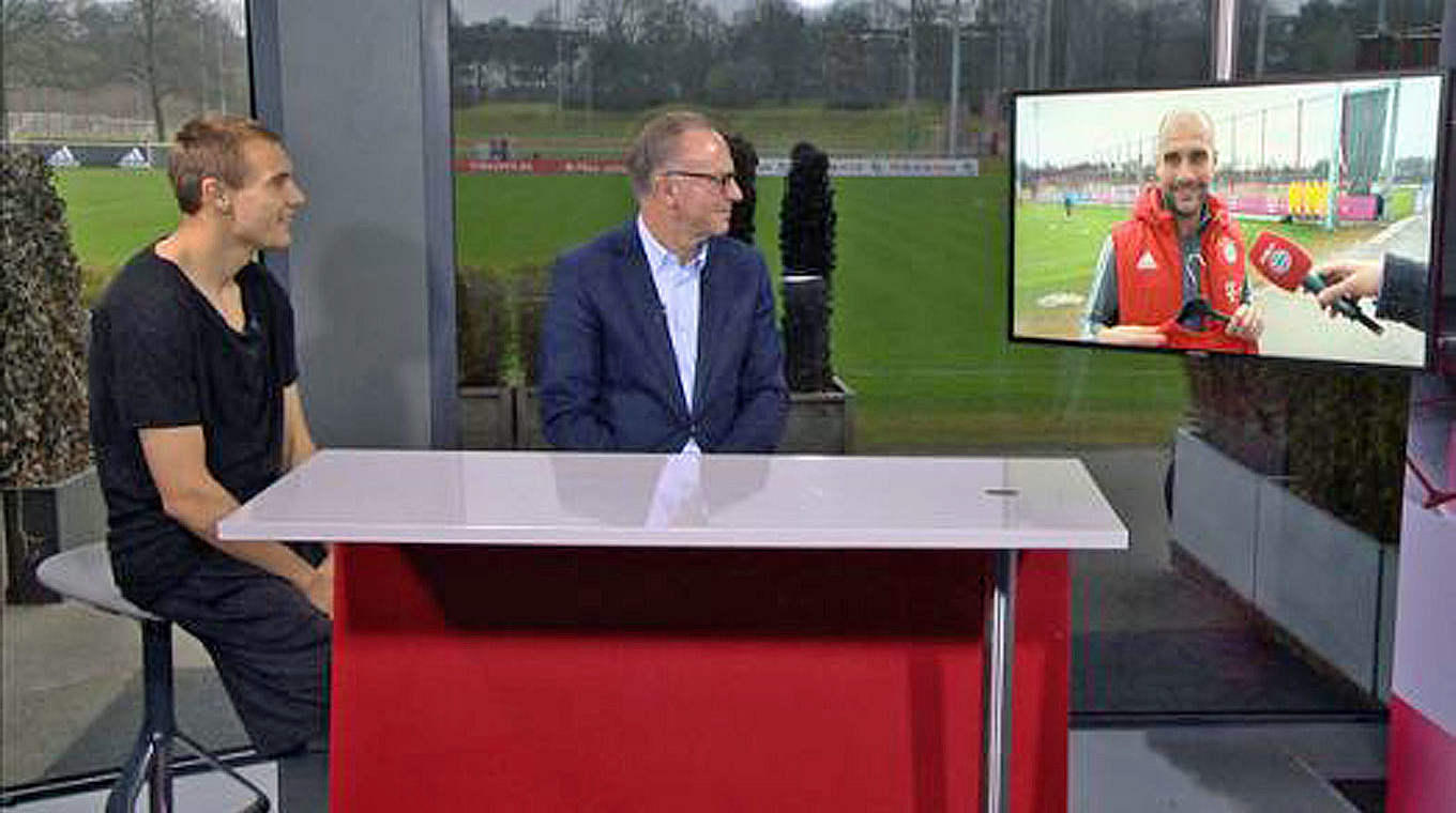 Nach der schweren Verletzung zu Besuch an der Säbener Straße: Holger Badstuber (l.) © fcbayern.de