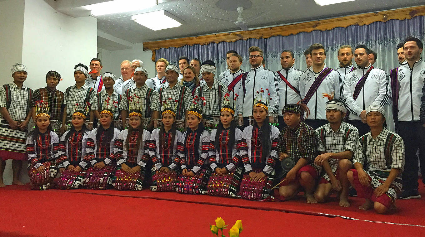 Folgte in Aizawl der Einladung des Ministerpräsidenten von Mizoram: Die Studenten-Nationalmannschaft © DFB