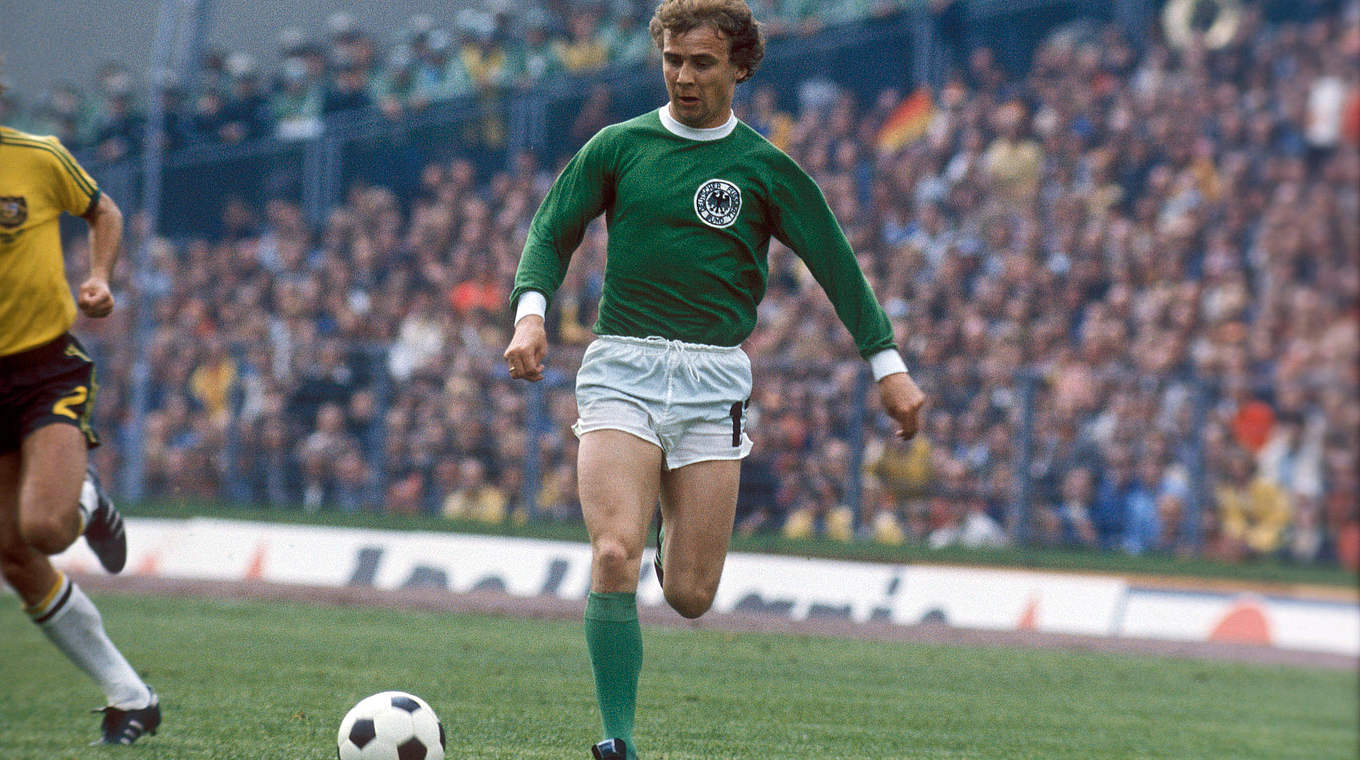 Sein erstes A-Länderspiel bestritt der damals 27-Jährige 1973 beim 4:0 gegen Österreich. Er wurde in der 69. Minute für Wolfgang Weber eingewechselt. © imago