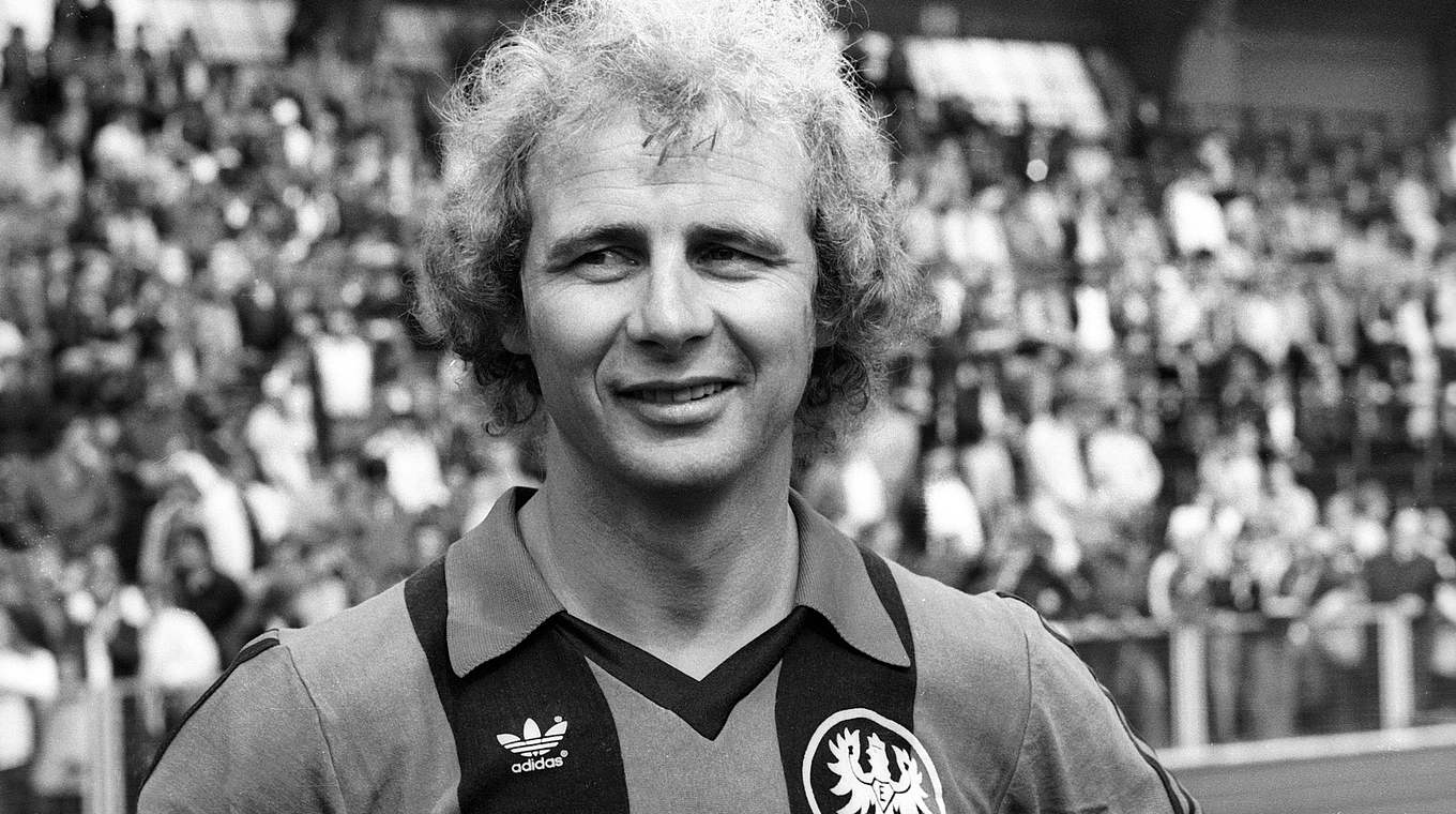 Bis heute ist Bernd Hölzenbein Rekordtorjäger von Eintracht Frankfurt: In 420 Spielen markierte er 160 Treffer. Damit belegt er in der Rangliste der besten Bundesliga-Torschützen aller Zeiten Rang zwölf. © imago sportfotodienst