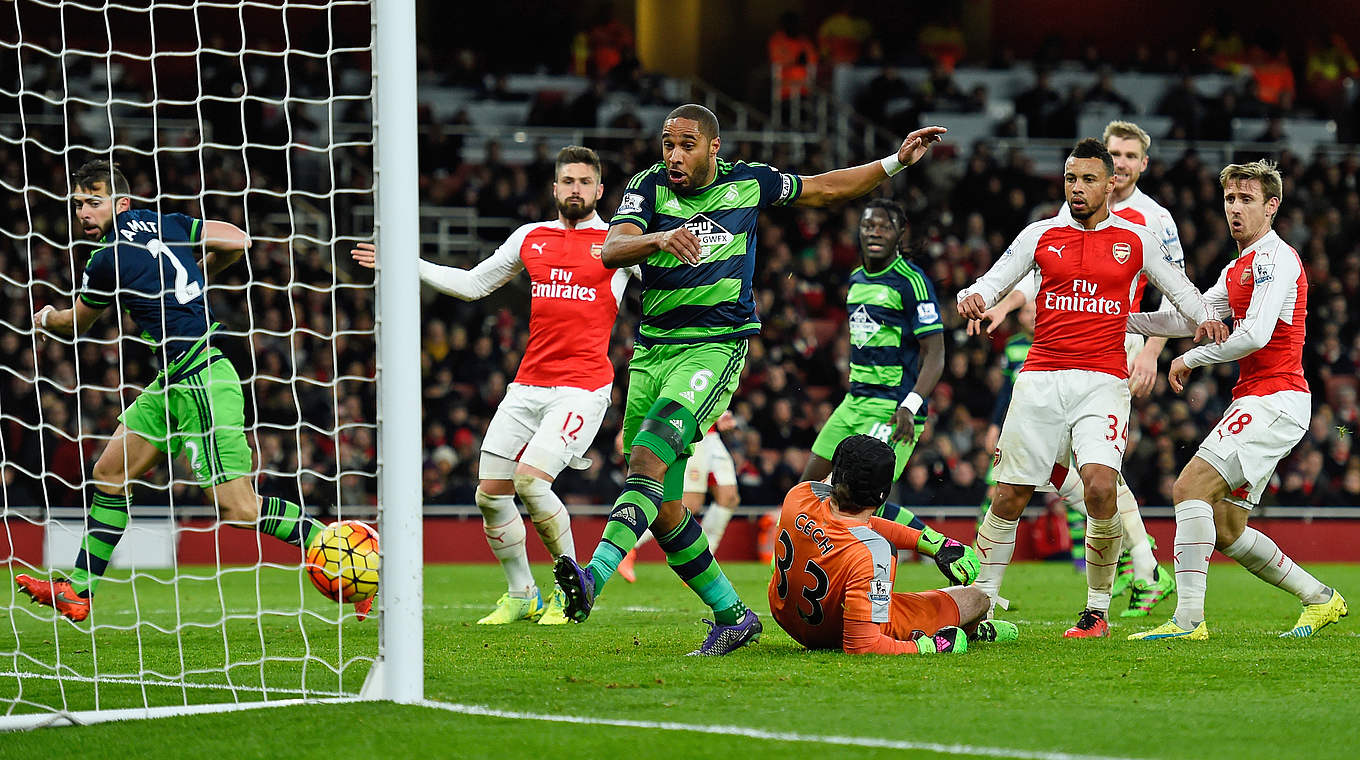 Rückschlag im Titelkampf: Arsenal verliert gegen Swansea © 2016 Getty Images