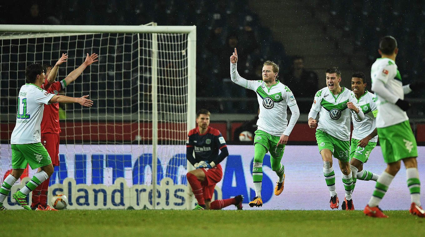 Schürrle bagged three goals in Wolfsburg's dominant win © 