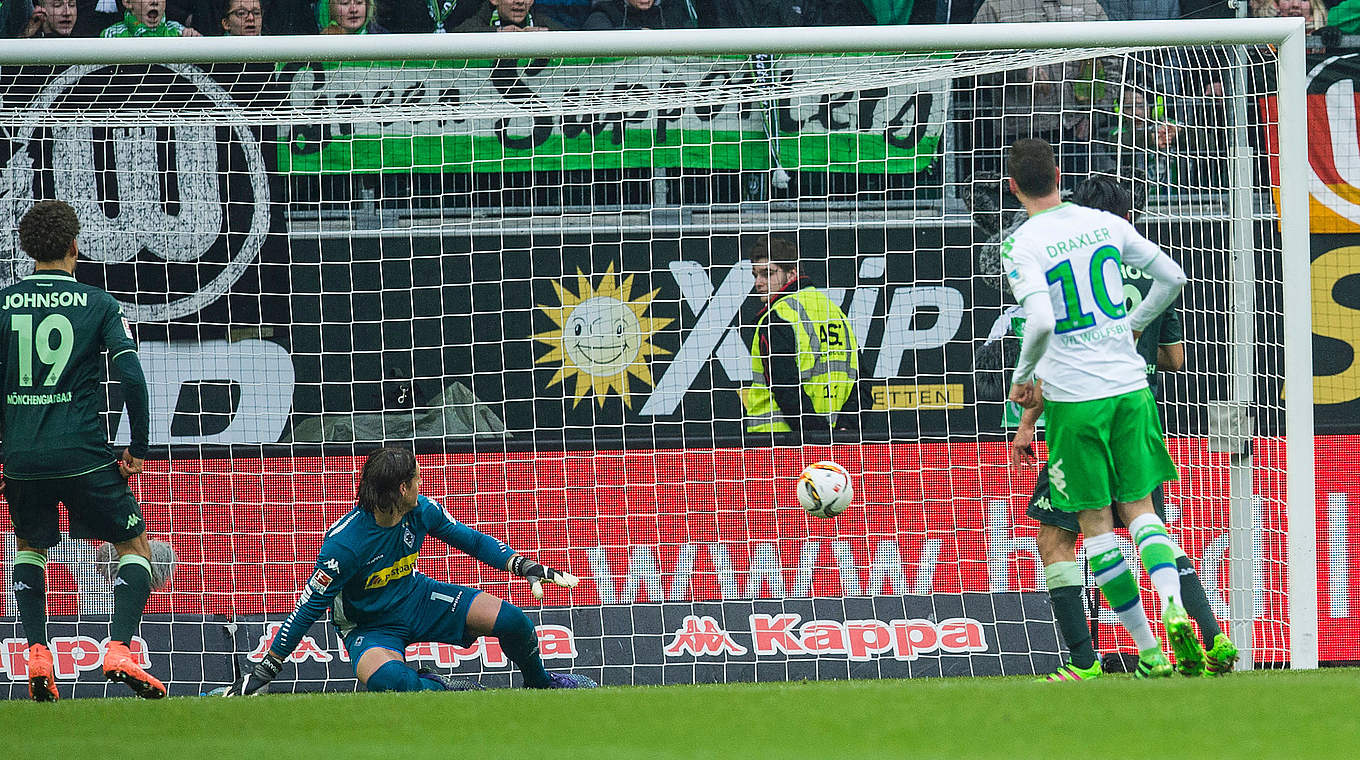 Julian Draxler opened the scoring for Wolfsburg against Gladbach © AFP/Getty Images
