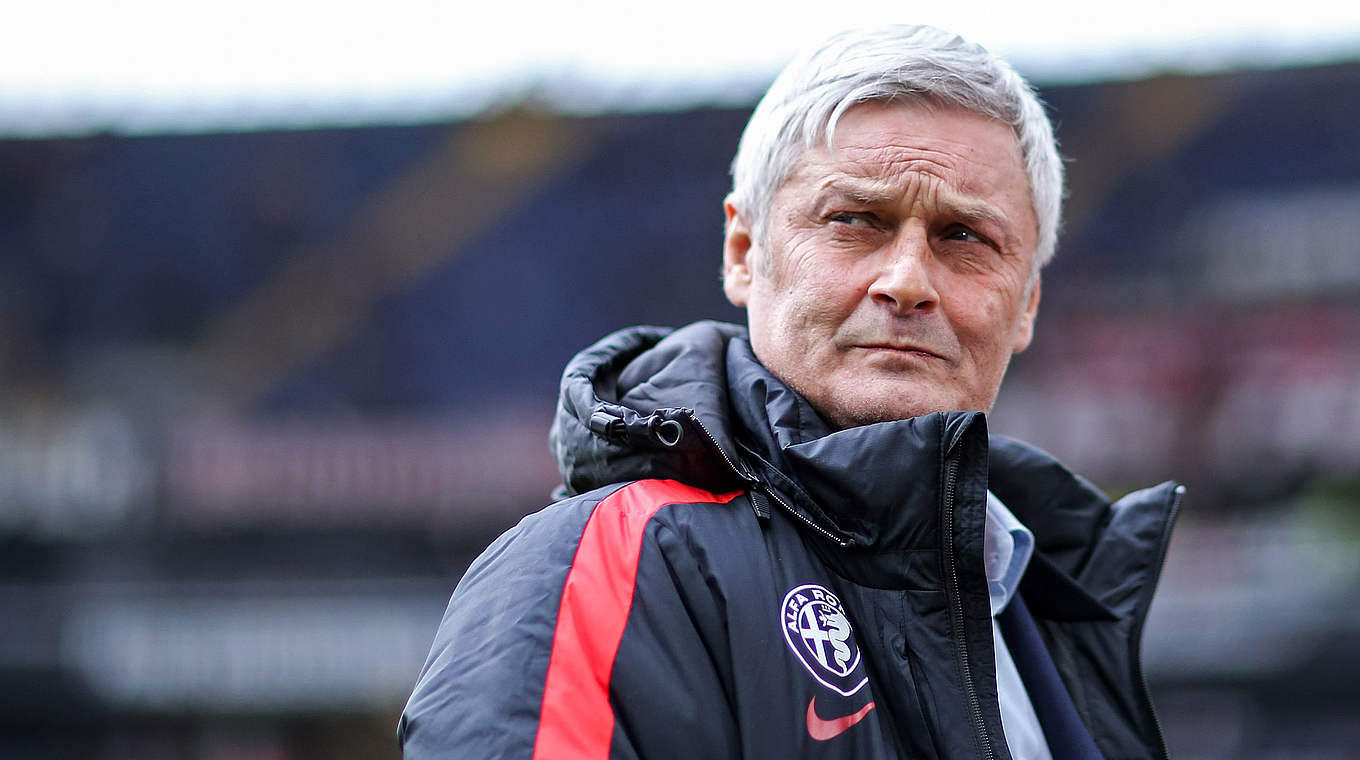 Die zweite Trennung "ist schwer gefallen": Eintracht Frankfurt beurlaubt Coach Armin Veh © 2016 Getty Images
