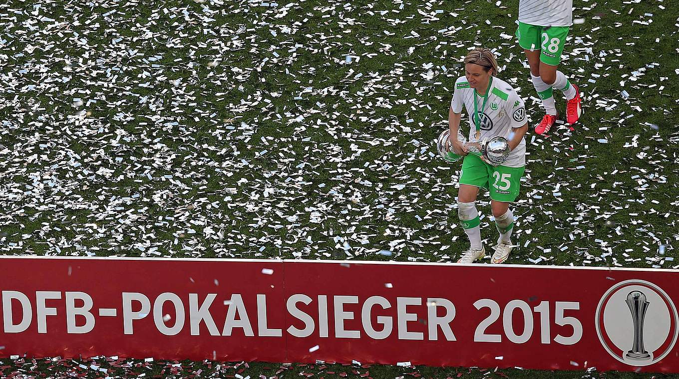 Der jüngste Erfolg: Müller bejubelte im Mai 2015 den DFB-Pokalsieg mit Wolfsburg © Imago