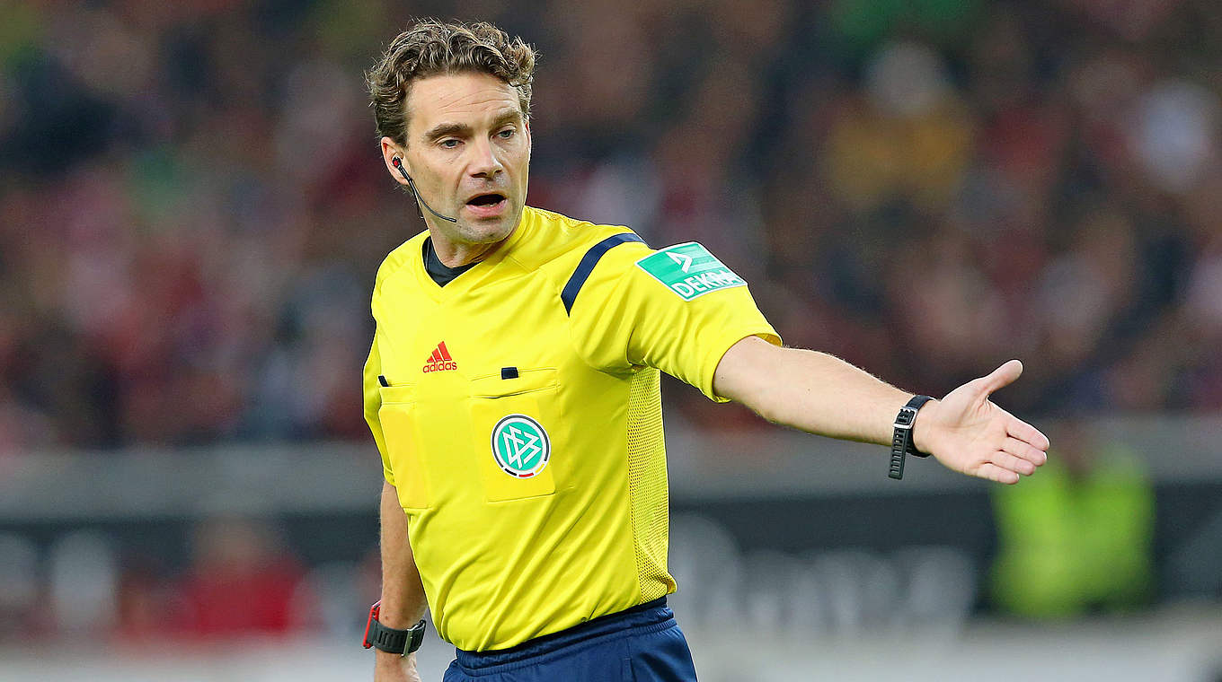 Bisher 95 Bundesligapartien geleitet: Referee Guido Winkmann aus Kerken © 2015 Getty Images