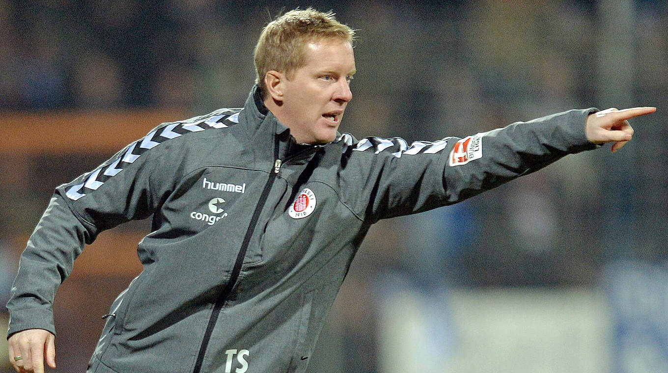 Mit St. Pauli einen großen Schritt weiter: Trainer Timo Schultz  © imago/Schwörer Pressefoto