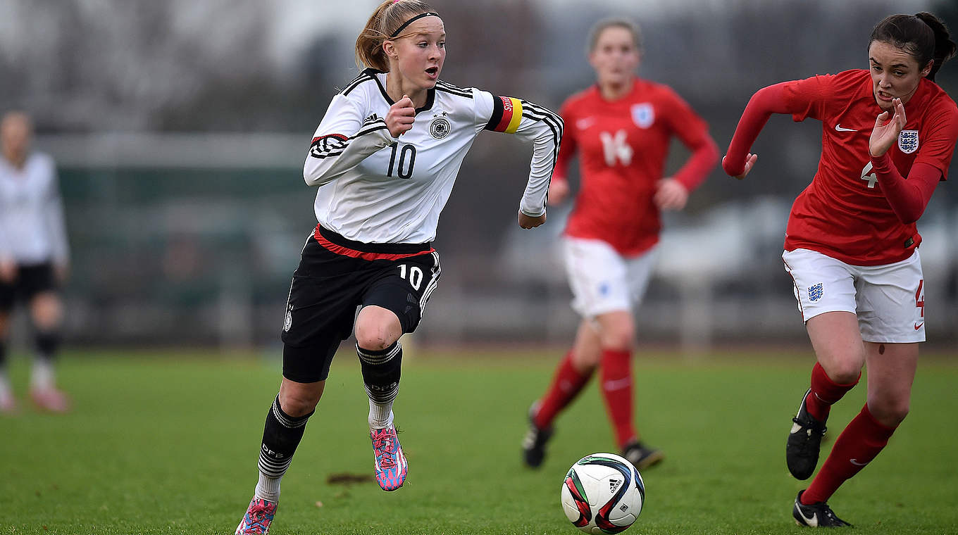 Janina Minge: Ein Mädchentraum wird wahr :: DFB ...