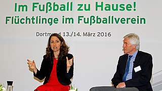 Bei der Konferenz dabei: Staatsministerin Özoğuz und DFB-Vizepräsident Gehlenborg © 2016 Getty Images