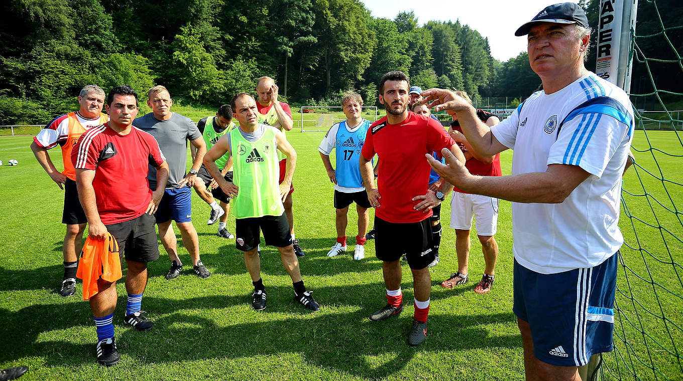 Für Jugendtrainer: 2. DFB-Trainerkongress :: DFB - Deutscher Fußball ...