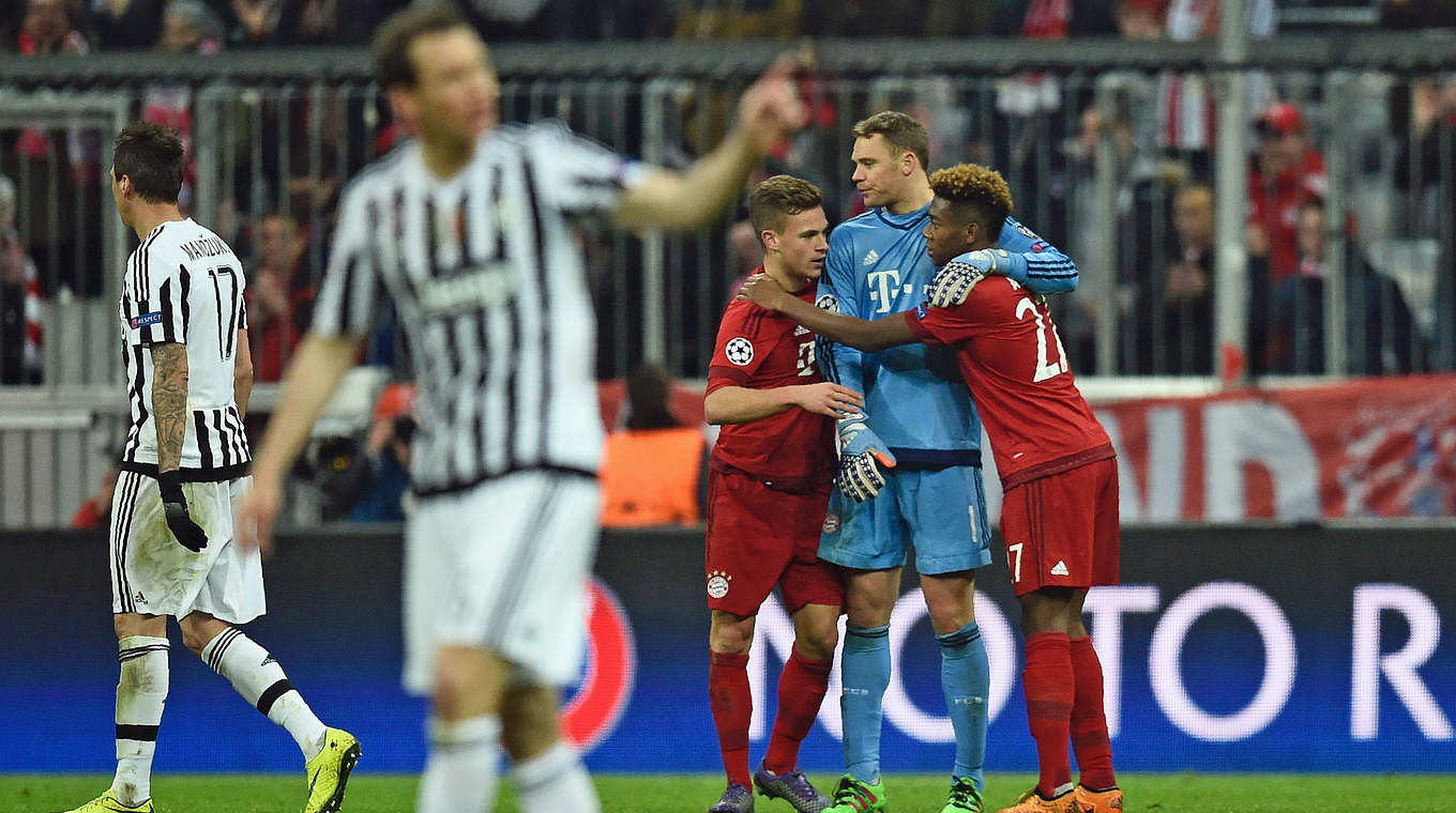 Neuer, Kimmich and Alaba celebrate at full time © 