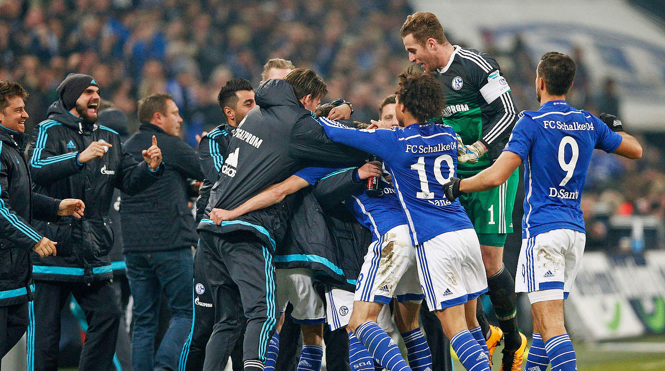 Auch ein "glücklicher Sieg" bringt drei Punkte: Schalke rückt auf Rang vier vor © 2015 Getty Images