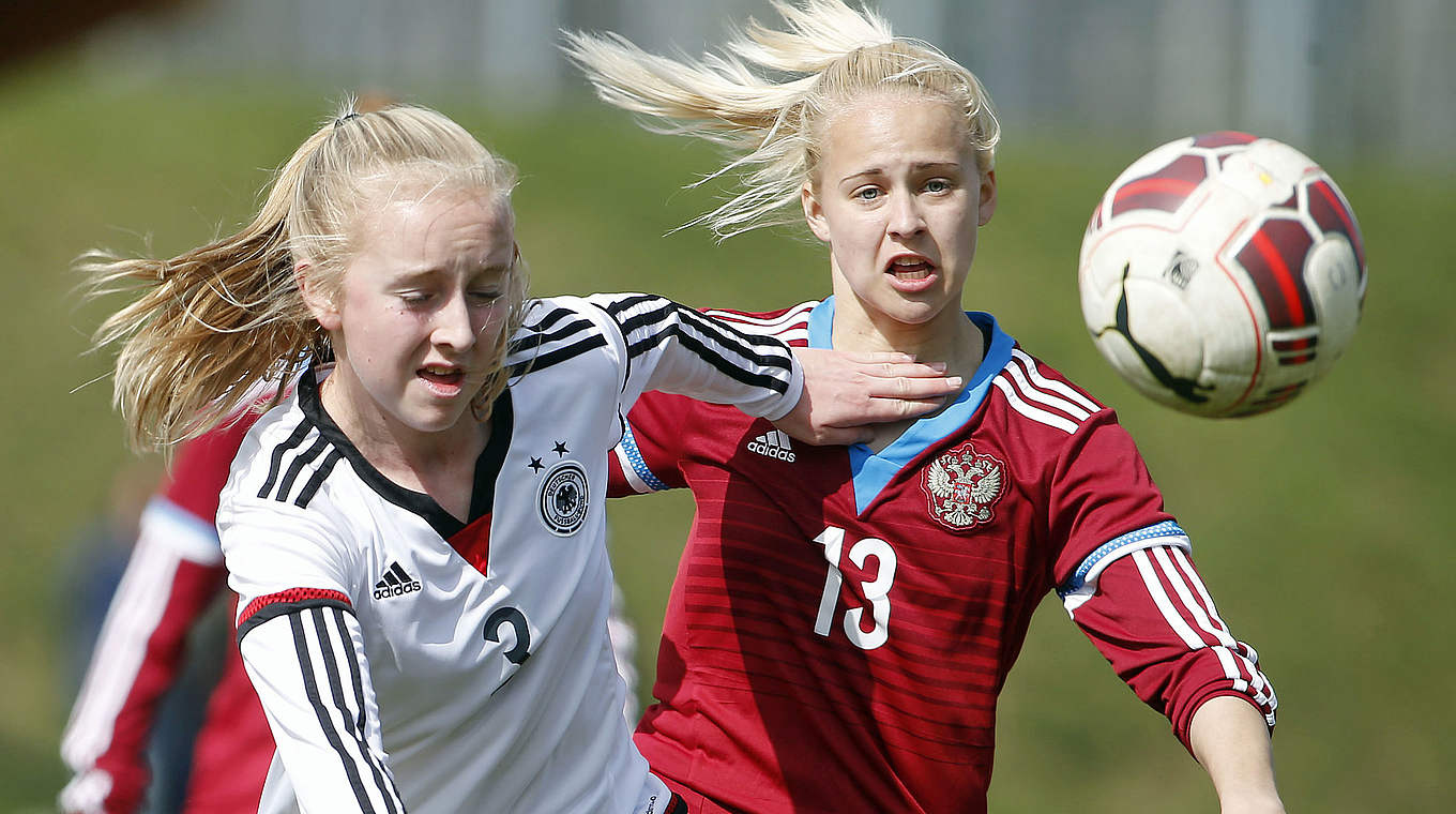 Erwartet ein körperbetontes Spiel gegen Tschechien: Caroline Siems (l.) © Getty Images