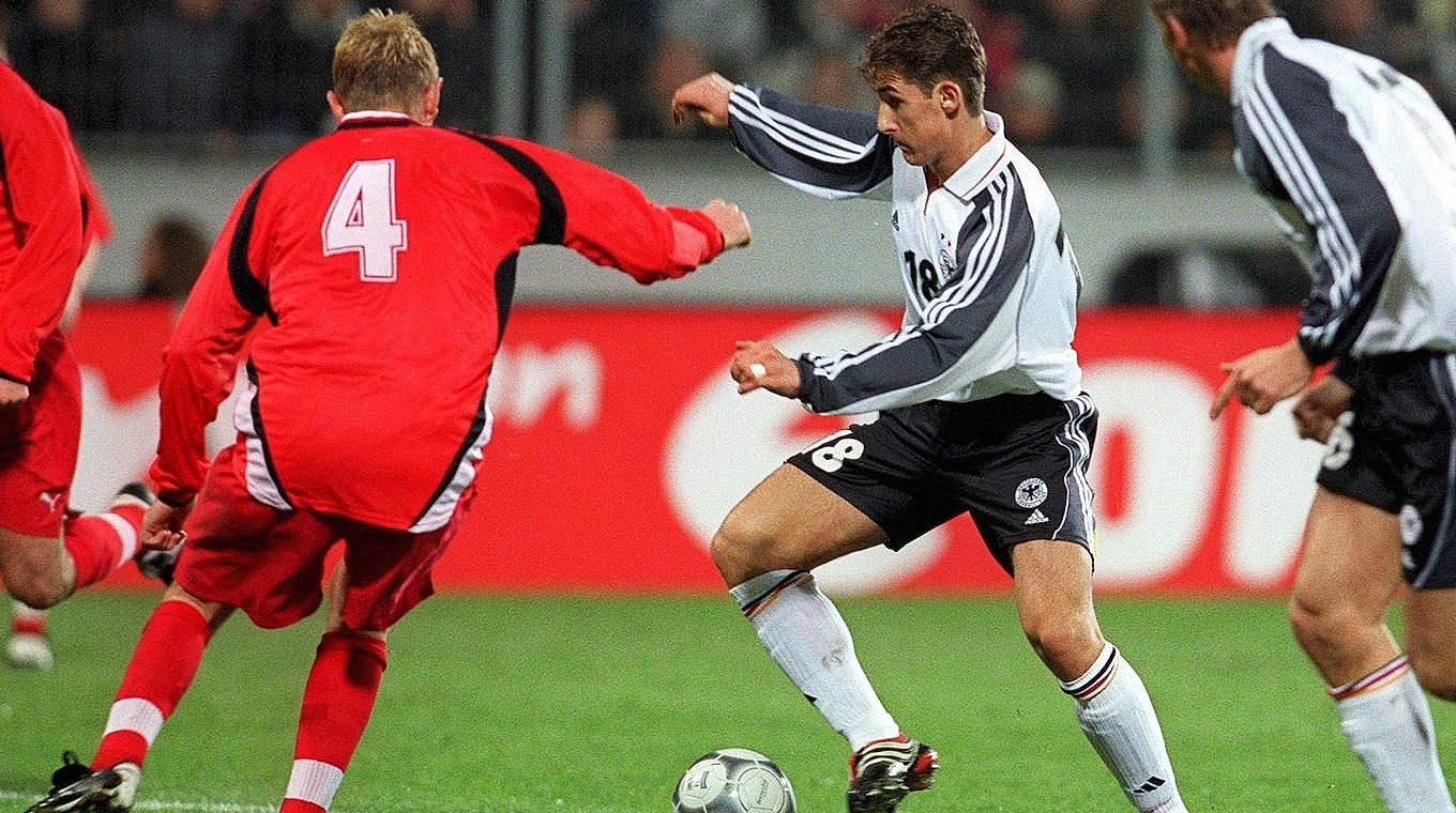 Nationalelf-Debüt und Siegtor: Miroslav Klose 2001 beim 2:1 gegen Albanien © BONGARTS