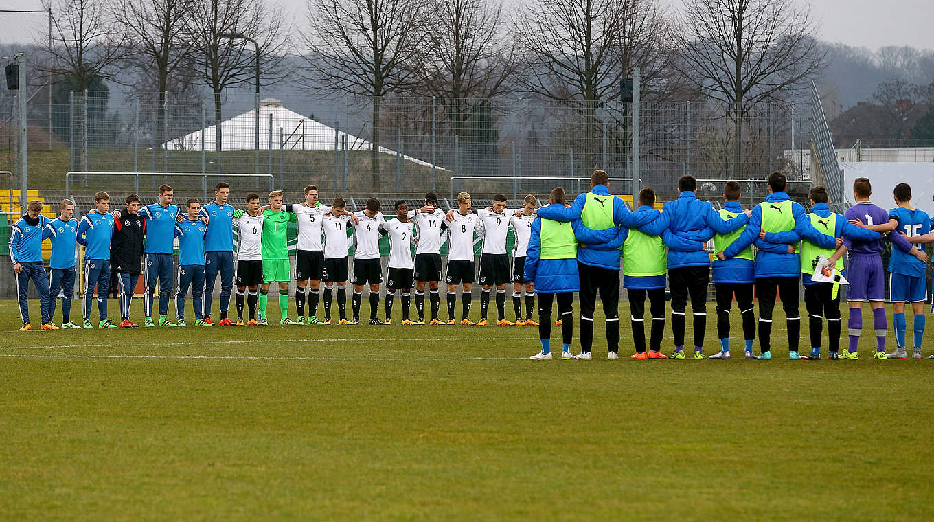 A moment of reflection before the game to honour the victims of the Brussel attacks © 2016 Getty Images