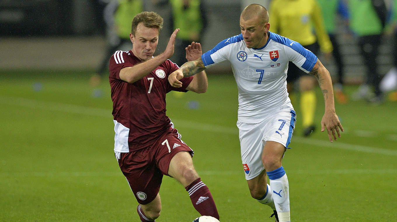 Viele Zweikämpfe, keine Tore: Die Slowakei und Lettland trennen sich mit 0:0 © 2016 Getty Images