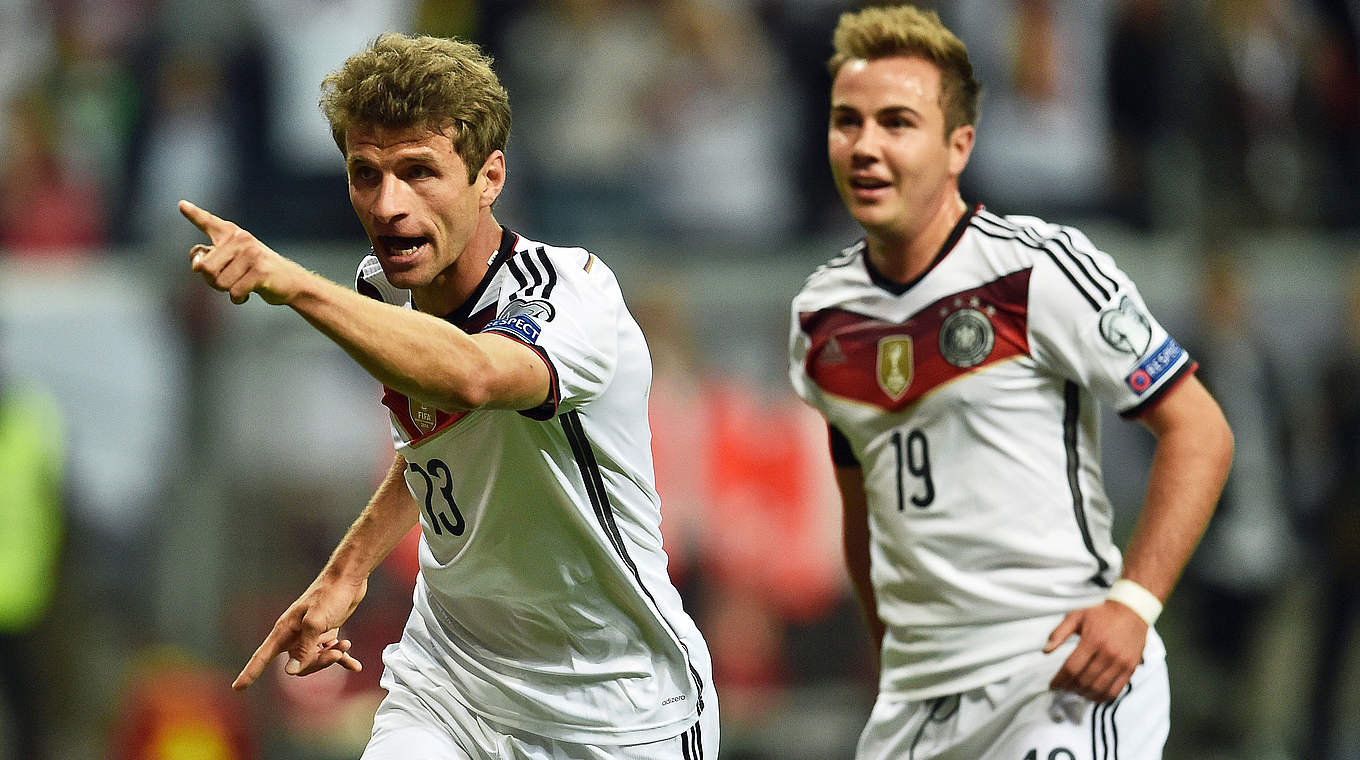 Stehen vor "runden" Einsatzjubiläen: Thomas Müller (l.) und Mario Götze © Getty Images