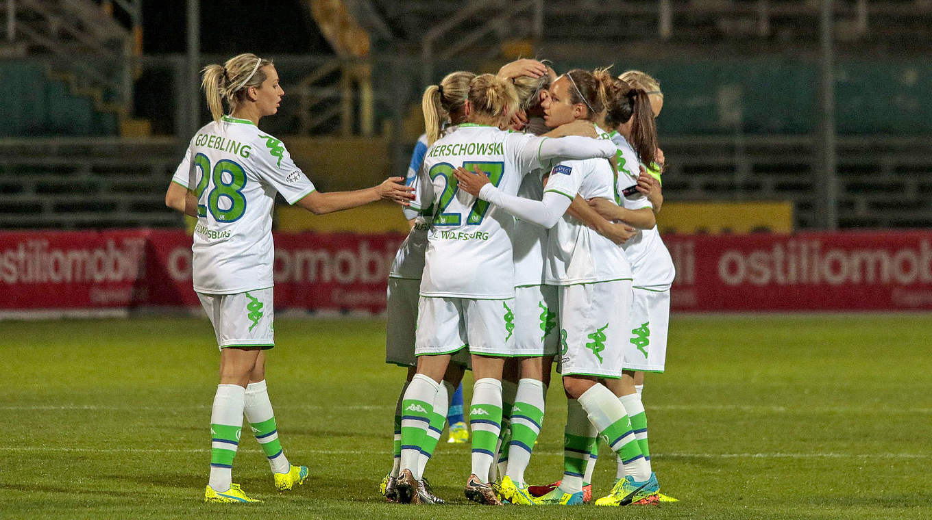 Wolfsburg celebrate after having beaten Brescia convincingly © Jan Kuppert