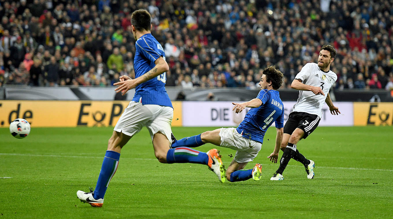 Die meisten Spielminuten 2016: Jonas Hector, 15 Einsätze, drei Tore, eins gegen Italien © 2016 Getty Images