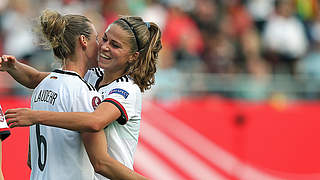 Kehren ins Team zurück: Simone Laudehr und Melanie Leupolz (v.l.) © Getty Images