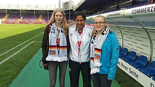 Fan-tastic Moment: Nina Enneking und Verena Töpker treffen Steffi Jones © Fan Club