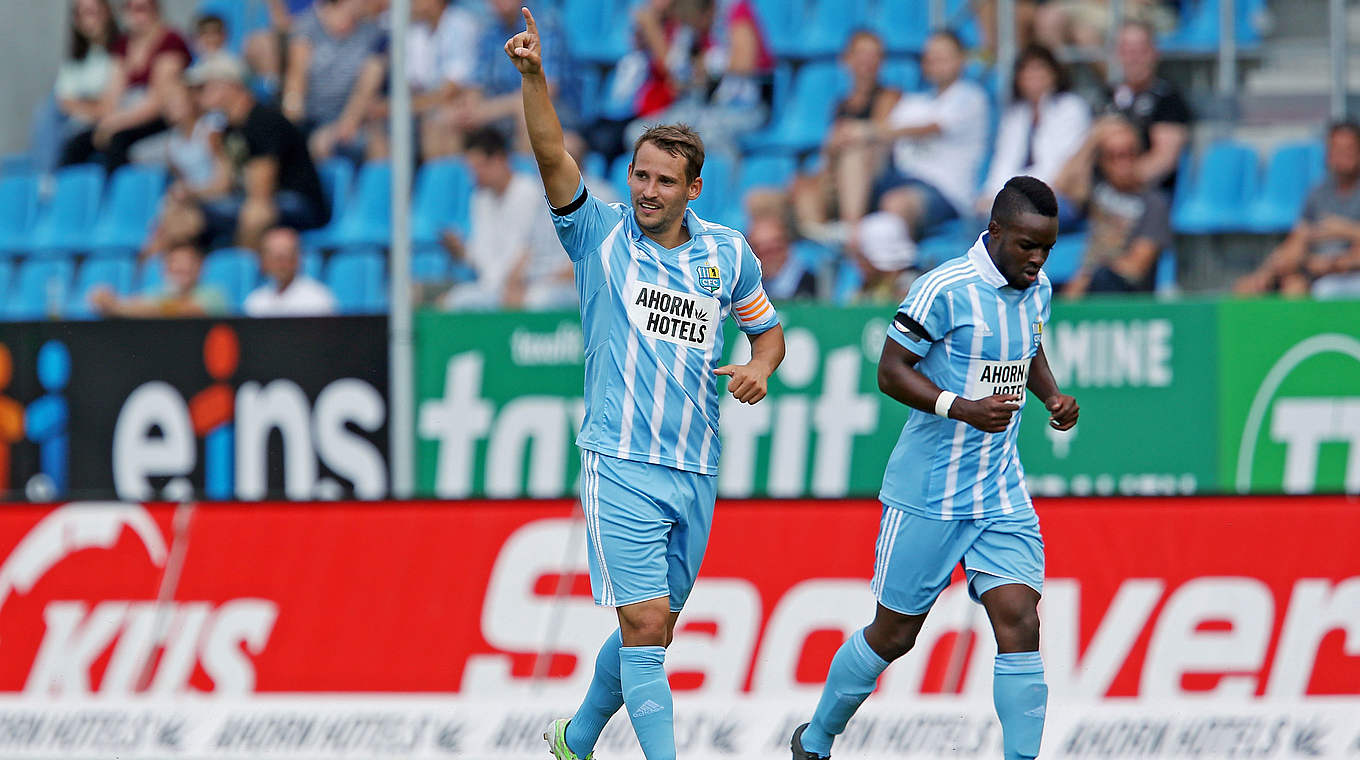 Rekordtorschütze der 3. Liga und "Spieler des 34. Spieltags": CFC-Angreifer Anton Fink (l.) © 2015 Getty Images