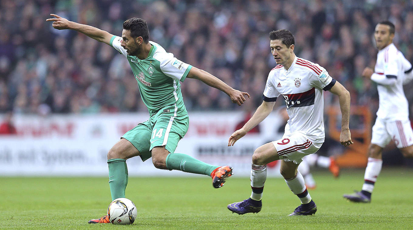 "The Bundesliga game is in the past": Pizarro and Werder look to face Lewandowski and Co.  © imago/Claus Bergmann