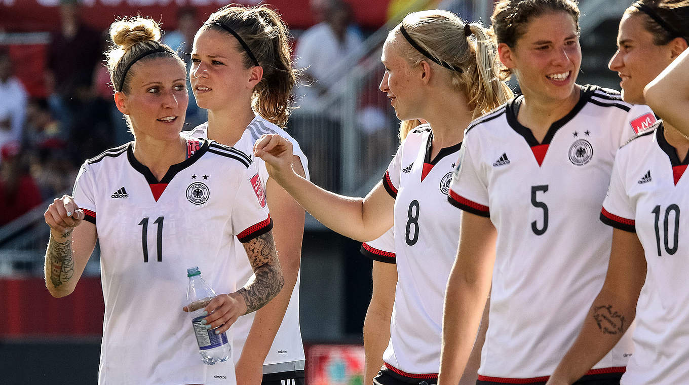 The two attackers are teammates in the Germany national team © 2015 Getty Images
