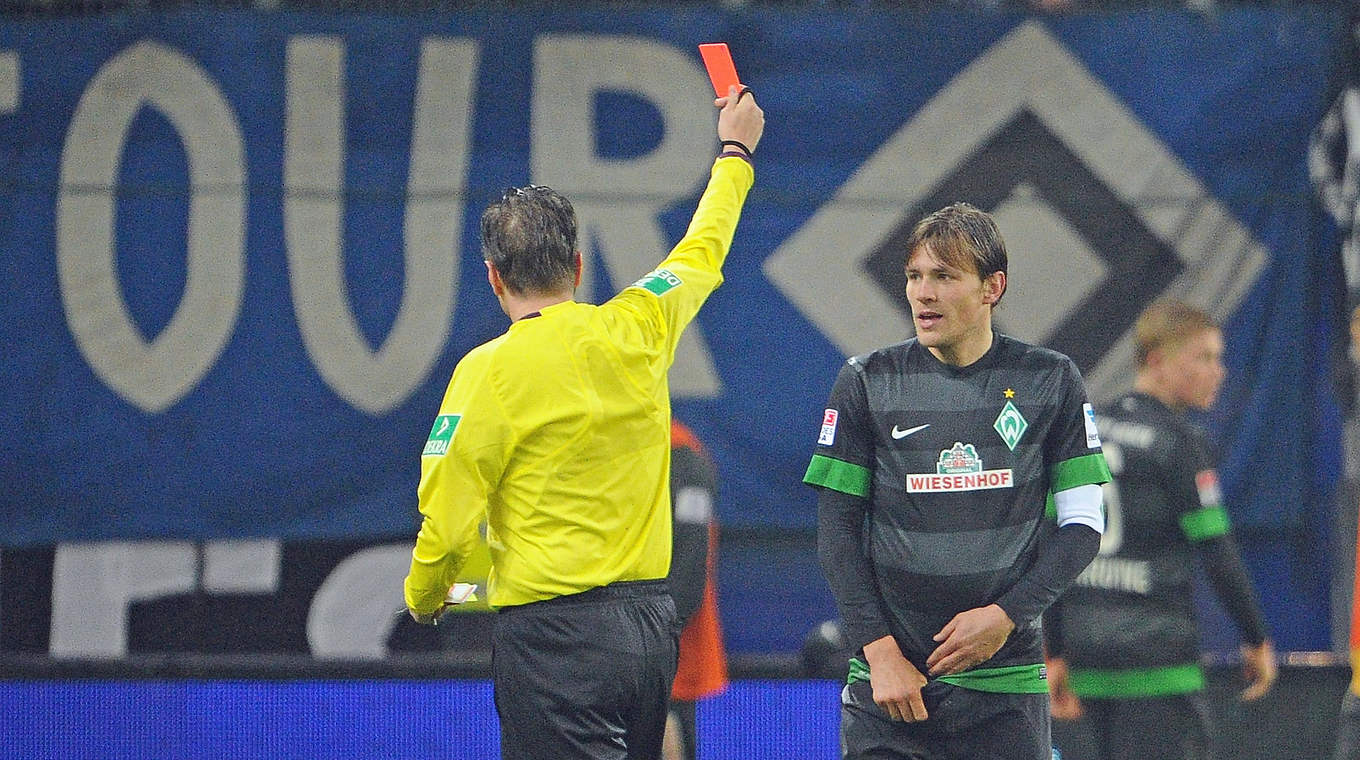 Tense affair: Fritz sees red against HSV © 2013 Getty Images