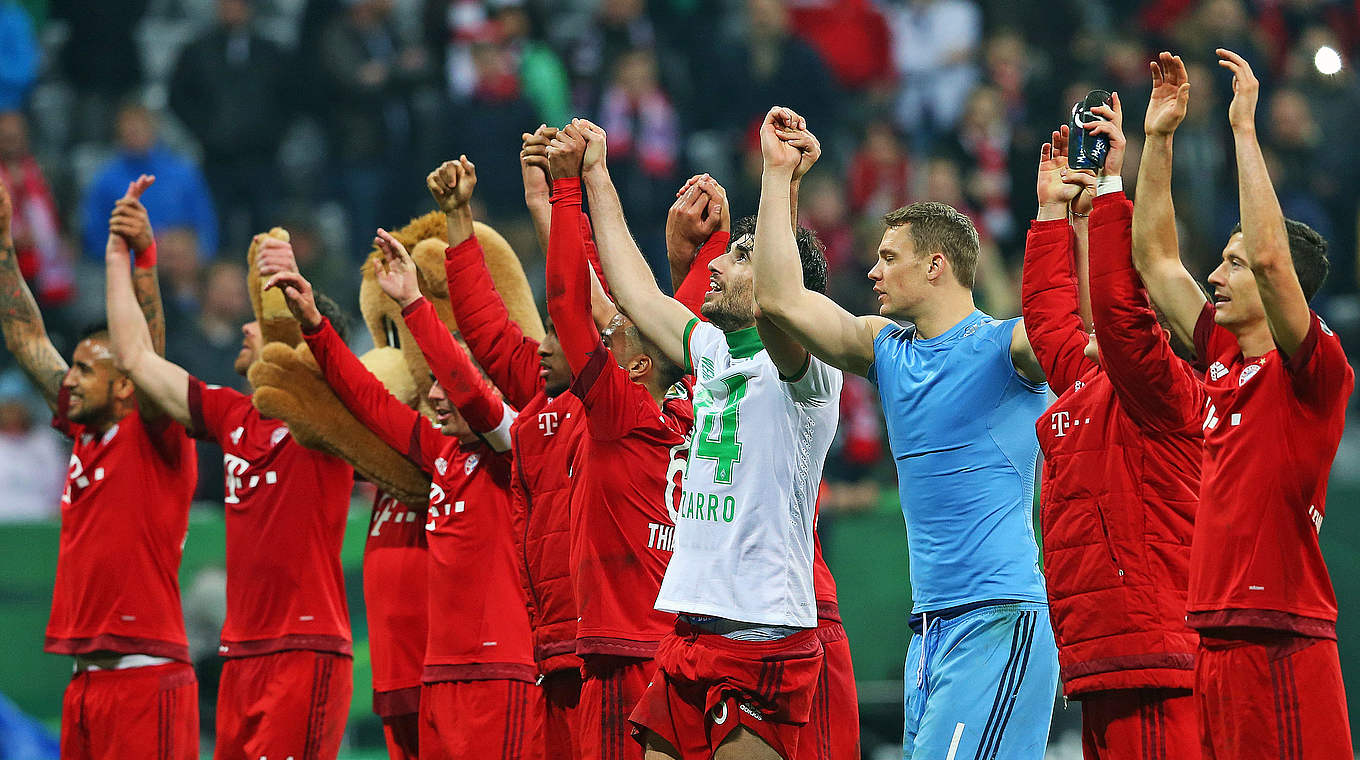 Die Bayern feiern: Der Rekordpokalsieger ist der erste Finalteilnehmer in Berlin © 2016 Getty Images