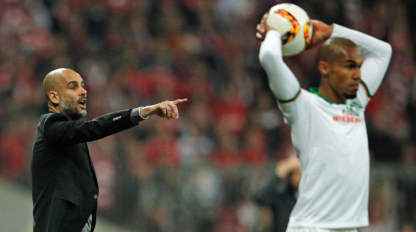 Pep Guardiola (l.) entgeht kein Detail an der Seitenlinie © 2016 Getty Images
