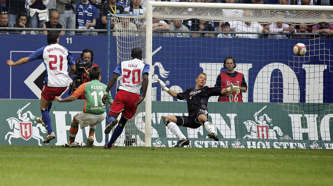 Am letzten Spieltag abgefangen: Klose trifft gegen HSV, Werder wird Vizemeister 2006 © 2006 Getty Images