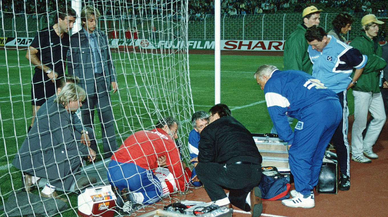 Tragisches Ende einer großen Karriere: Jakobs (liegend) und der Karabinerhaken 1989 © 2005 Getty Images