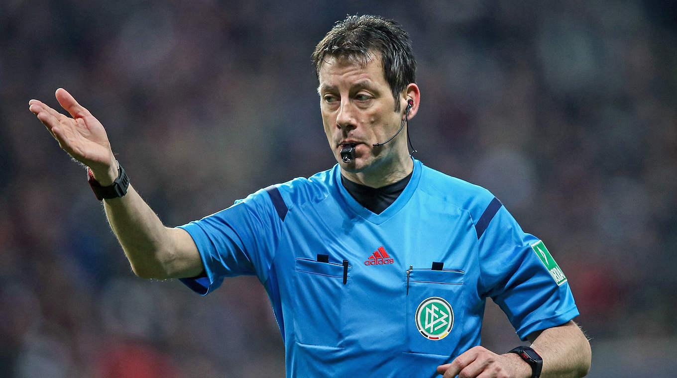 Bei 324 Spielen in der Bundesliga an der Pfeife: Referee Wolfgang Stark aus Ergolding © 2016 Getty Images
