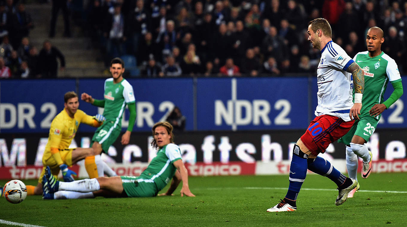 Doppeltorschütze für den HSV: Pierre-Michel Lasogga (Nr. 10) © 2016 Getty Images