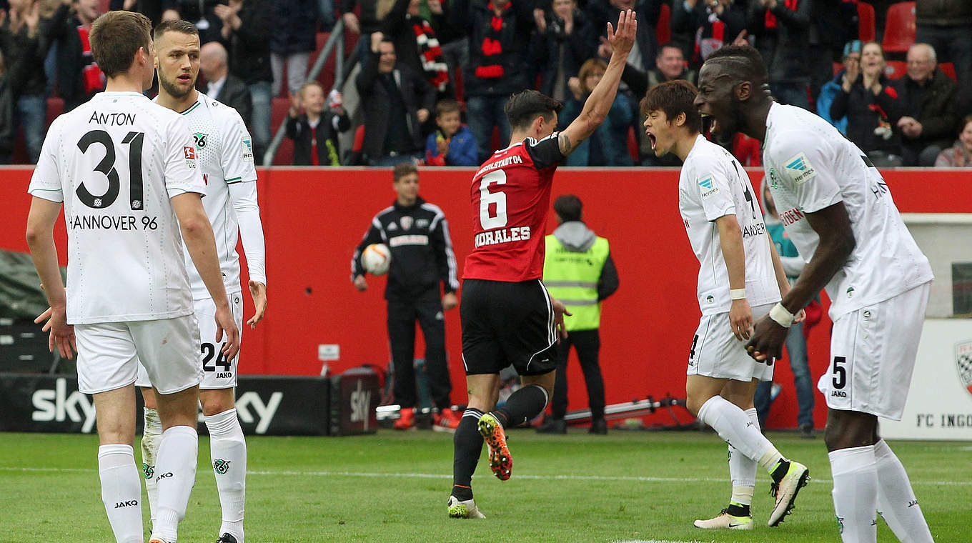 Hannover fight back from two goals down to keep their survival hopes alive. © 2016 Getty Images