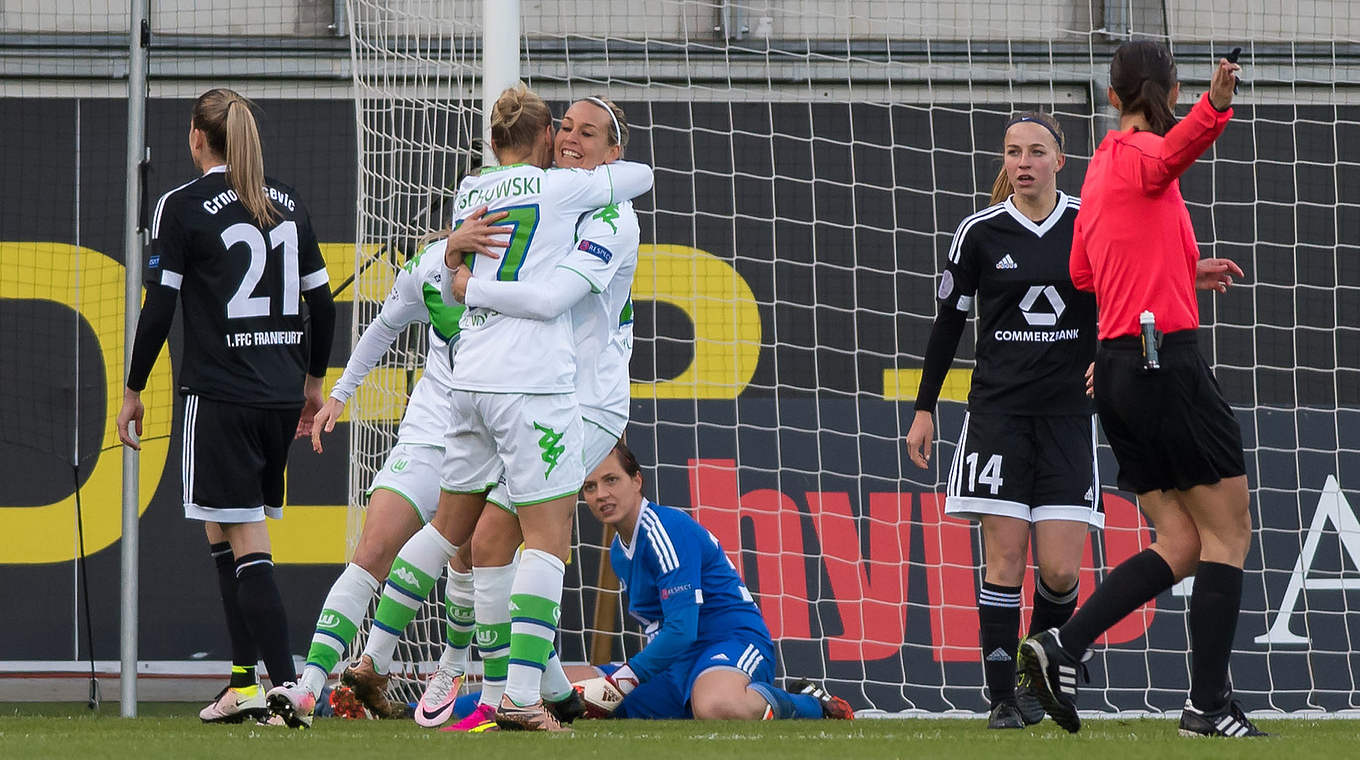 Der erste Streich: Isabel Kerschwoski trifft, Wolfsburg jubelt - und besiegt Frankfurt 4:0 © Jan Kuppert