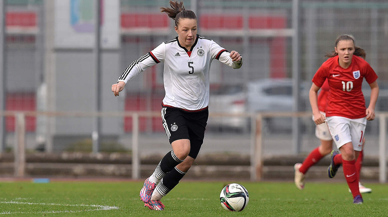 U 17-Nationalspielerin Tanja Pawollek vor der EM: "Eigentlich sollte ich zum Turnen" © 2015 Getty Images