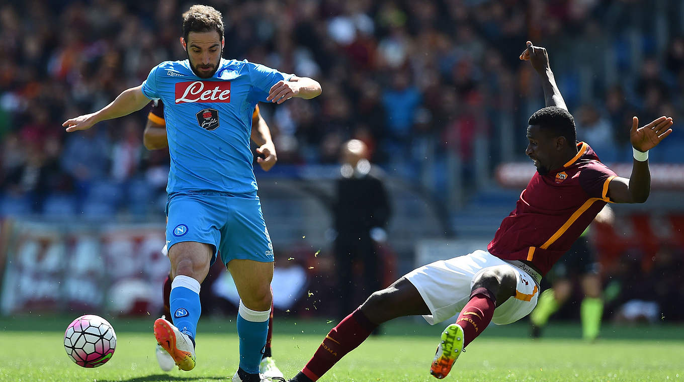 Germany international Antonio Rüdiger battles for the ball in Roma's 1-0 win earlier © 